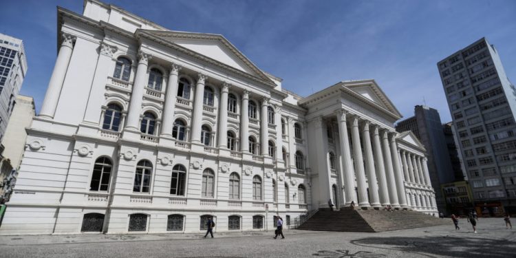 Vestibular da UFPR seguirá em fase única em 2022 e já tem data provável