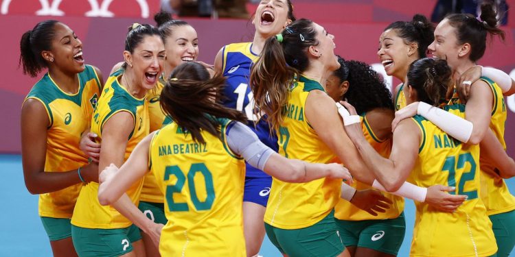 Jogos: Brasil bate Coreia do Sul e pega EUA na final do vôlei feminino