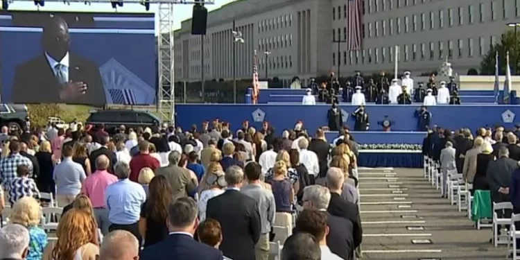 Norte-americanos prestam homenagens às vítimas do 11 de Setembro