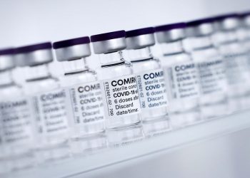 Anvisa aprova inclusão de nova fábrica da vacina da Pfizer