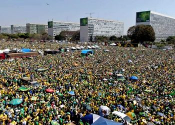 O RECADO DAS RUAS EXIGE LIBERDADE