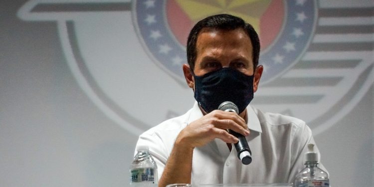 Com aval de Doria, PSDB discute impeachment de Bolsonaro nesta quarta