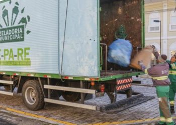 Desempregados buscam renda com lixo reciclável e concorrência afeta cooperativas