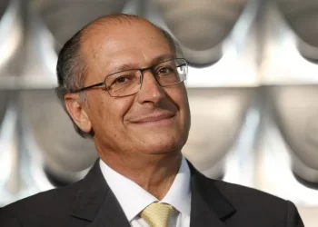Alckmin aguarda fusão de DEM e PSL para disputar o governo de SP