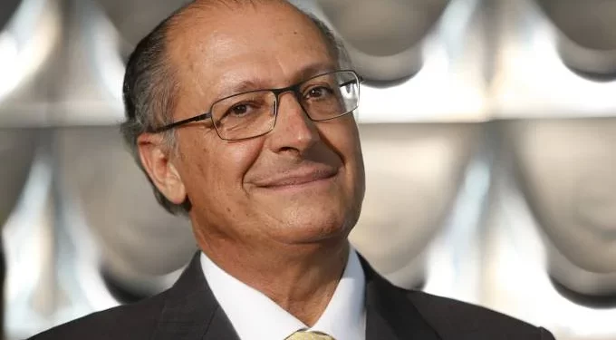 Alckmin aguarda fusão de DEM e PSL para disputar o governo de SP