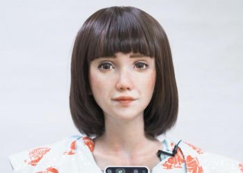 Grace, a enfermeira-robô