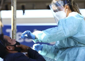 Brasil tem 692 mortes e 21,8 mil novos casos de covid-19 em 24 horas