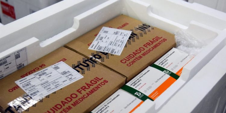 Ministério enviará 641 mil vacinas ao Paraná; 187 mil chegam neste sábado