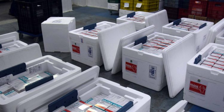 Ministério da Saúde anuncia envio de mais 136,8 mil vacinas contra a Covid-19 ao Paraná