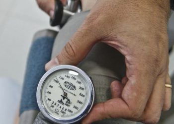 Pessoas com sequelas da Covid forçam replanejamento do sistema de saúde no Paraná