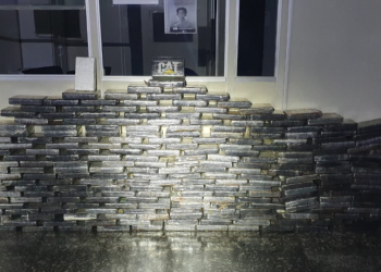 PM apreende mais de 270 quilos de pasta base de cocaína em caminhão no Porto de Paranaguá