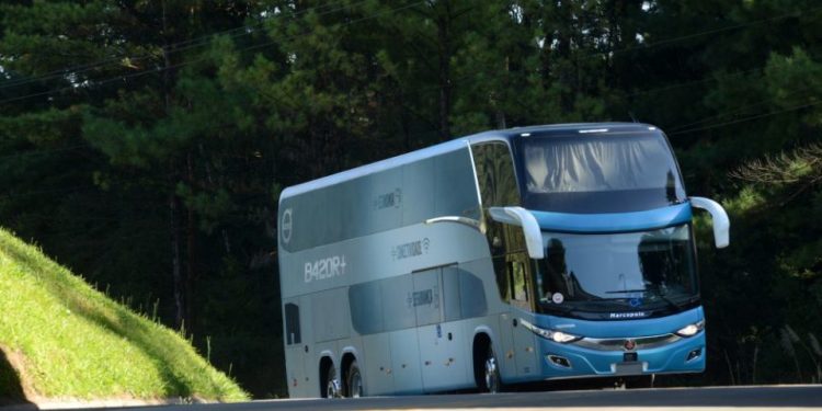 Volvo lança serviço de assinatura de ônibus com modelos montados em Curitiba
