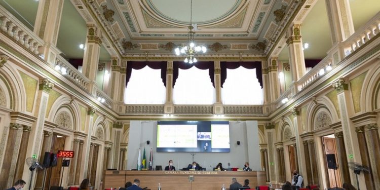 Vereadores de Curitiba aprovam cotas étnico-raciais para concursos públicos do município