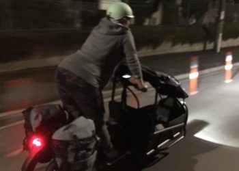 Em trabalho de parto, parlamentar da Nova Zelândia pedala até hospital para dar à luz