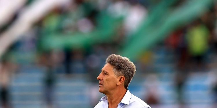 Após derrota no Uruguai, futuro do técnico Renato Gaúcho é incerto no Flamengo