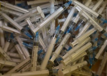 Maioria de vacinas chega à África já perto da validade, dizem entidades