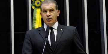 Deputado Evandro Roman perde mandato por infidelidade partidária