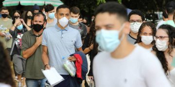 Estudantes com Covid-19 podem pedir reaplicação do Enem