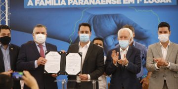 Governador lança Paraná Solidário, pacote que amplia os benefícios sociais do Estado