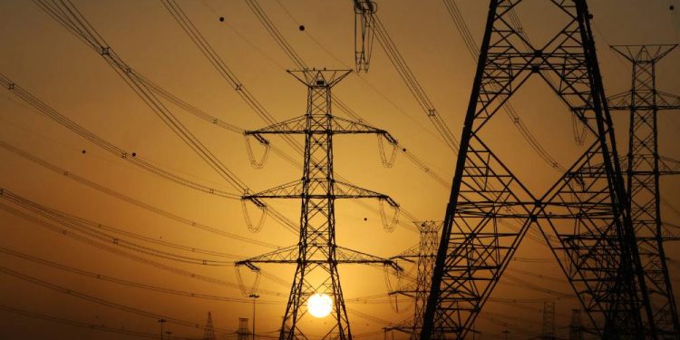 Aneel: Conta de luz de famílias de baixa renda não terá cobrança adicional em dezembro