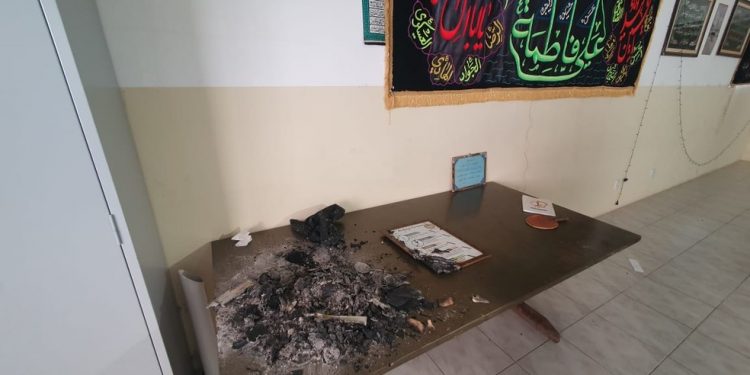 Mesquita é invadida, e suspeitos queimam Alcorão, no Paraná: ‘Foi como se queimassem um muçulmano por dentro’
