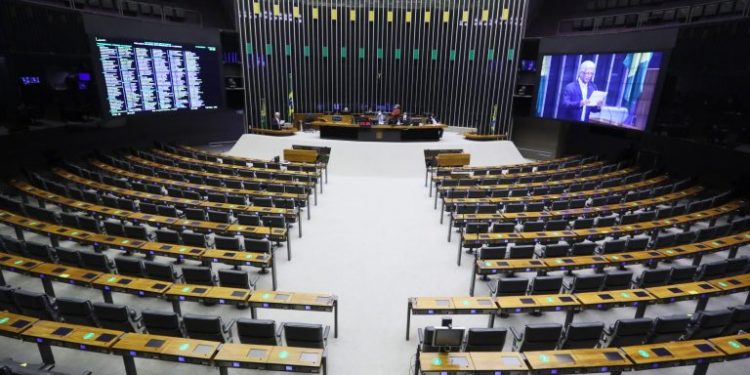 Brasil é 142º no ranking de participação de mulheres na política