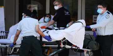 Nova York entra em ‘emergência de desastre’ após alta de casos e internações por covid-19