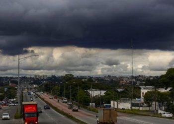 CARREGUE O GUARDA-CHUVA