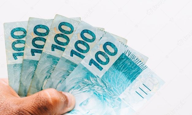 Empregadores têm até dia 20 para pagar a 2ª parcela do 13º salário; tire dúvidas sobre o benefício