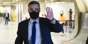 Indicação de André Mendonça ao STF é aprovada na CCJ do Senado