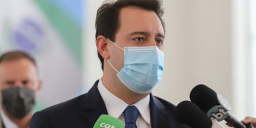 Ratinho Junior anuncia nesta segunda apoio aos professores