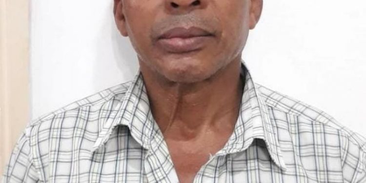 Homem mata esposa, filho e atira contra si mesmo