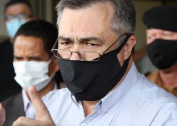 “A variante Ômicron vai chegar ao Paraná, se já não chegou”, alerta Beto Preto