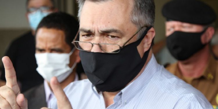 “A variante Ômicron vai chegar ao Paraná, se já não chegou”, alerta Beto Preto