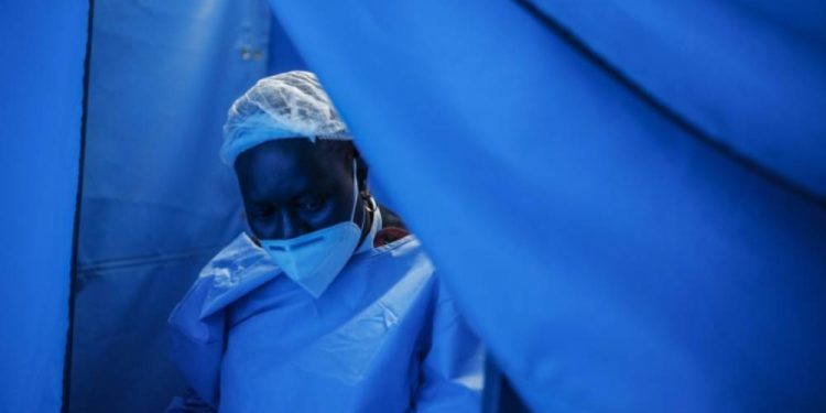 Brasileiro que identificou ômicron pede que governos e bilionários ajudem a África