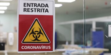 Com avanço na vacinação, óbitos por Covid-19 reduziram quase 95% em oito meses no Paraná