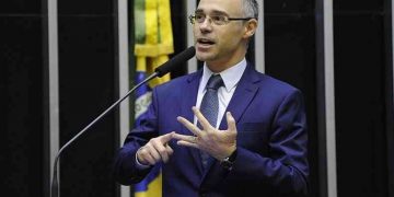 Prisão de trans será ‘teste de fogo’ para Mendonça no STF