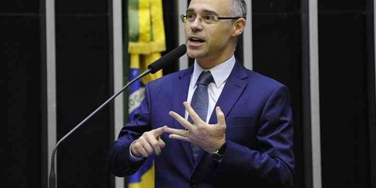 Prisão de trans será ‘teste de fogo’ para Mendonça no STF