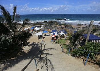 Festa em Salvador tem surto de doença respiratória; 40% dos presentes estão doentes