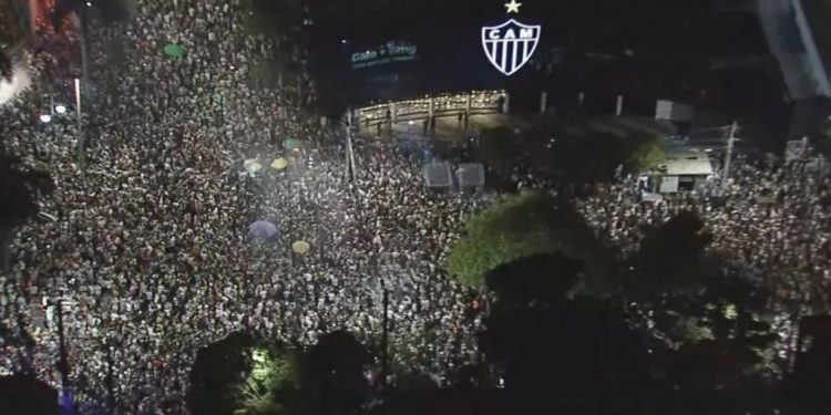Homem é esfaqueado em festa do título do Atlético-MG