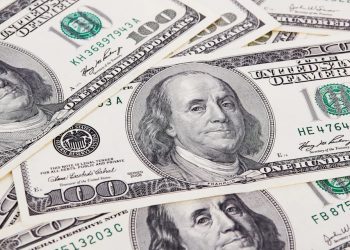 Garçonete que recebeu R$ 25 mil de gorjeta é demitida após ser ordenada a dividir quantia com colegas