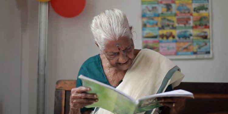 A mulher que decidiu aprender a ler aos 104 anos