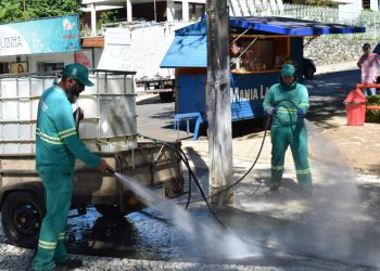 MANUTENÇÃO NA RUA XV DE NOVEMBRO CONTINUA EM GUARAPUAVA