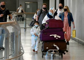 Ômicron se dissemina fora da África