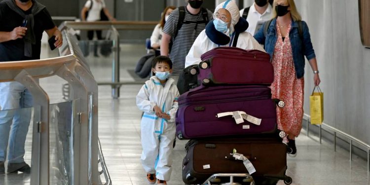 Ômicron se dissemina fora da África