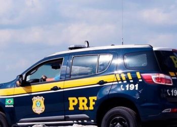 Duas pessoas morrem e outras duas ficam feridas em batida entre dois carros, na BR-277, em Palmeira