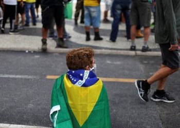 Pelo menos 20 capitais brasileiras exigem passaporte da vacina