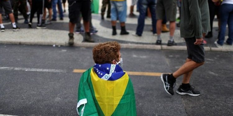 Pelo menos 20 capitais brasileiras exigem passaporte da vacina