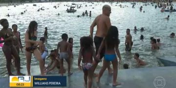 Piscinão de Ramos completa 20 anos de mergulhos e muitos flashes