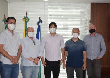 COMITIVA DE PRESIDENTE PRUDENTE VISITA GUARAPUAVA PARA CONHECER PPP DA ILUMINAÇÃO